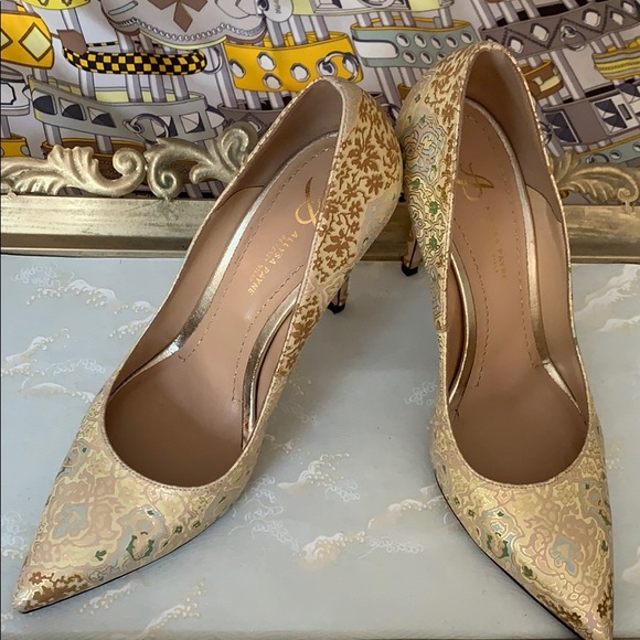 Gold leather handmade pumps made in Italy, perfect Cinderella shoes!👸🏼 - Picture 5 of 7